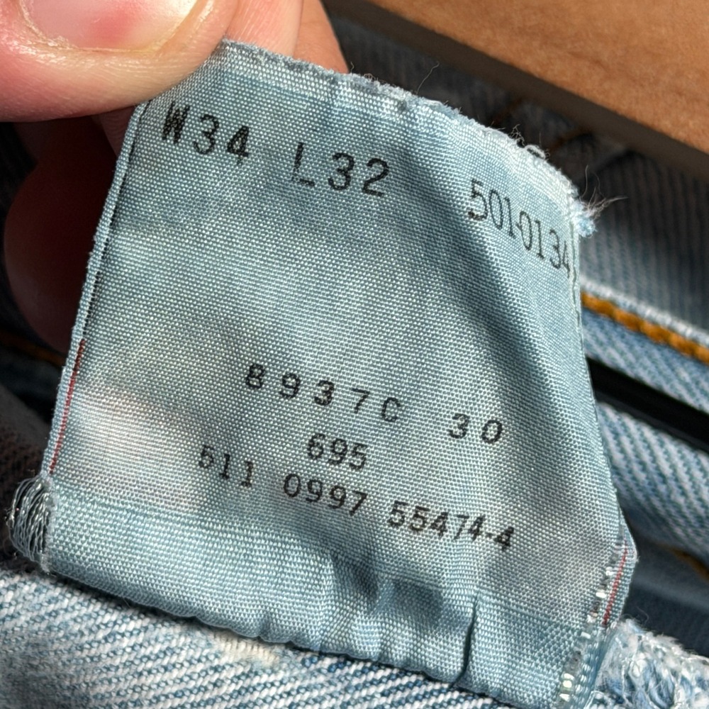 Vintage Levis 501 Jeans Mens 32x31 Made in USA Light Wash Distressed 90s 0997 - Picture 16 of 16